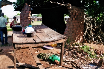 Køkken i en skole, Uganda