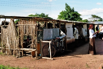 Klasselokale i Uganda